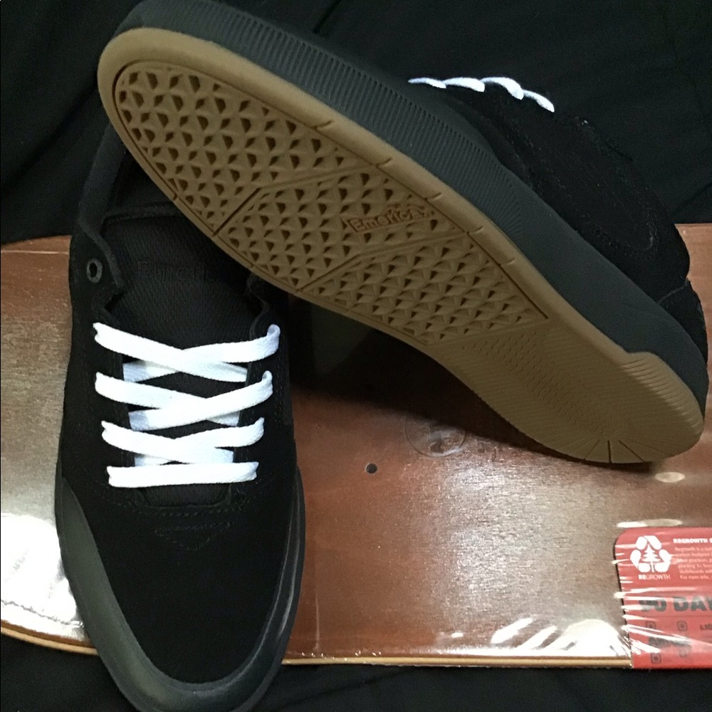 Emerica dissent shoes black/gum reynolds size8 NIB
